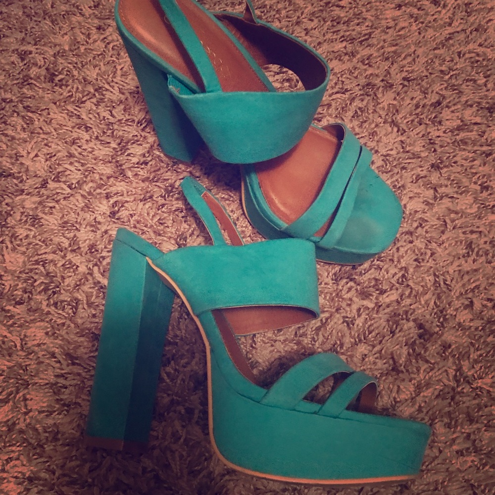 Cute block heels size 6 women